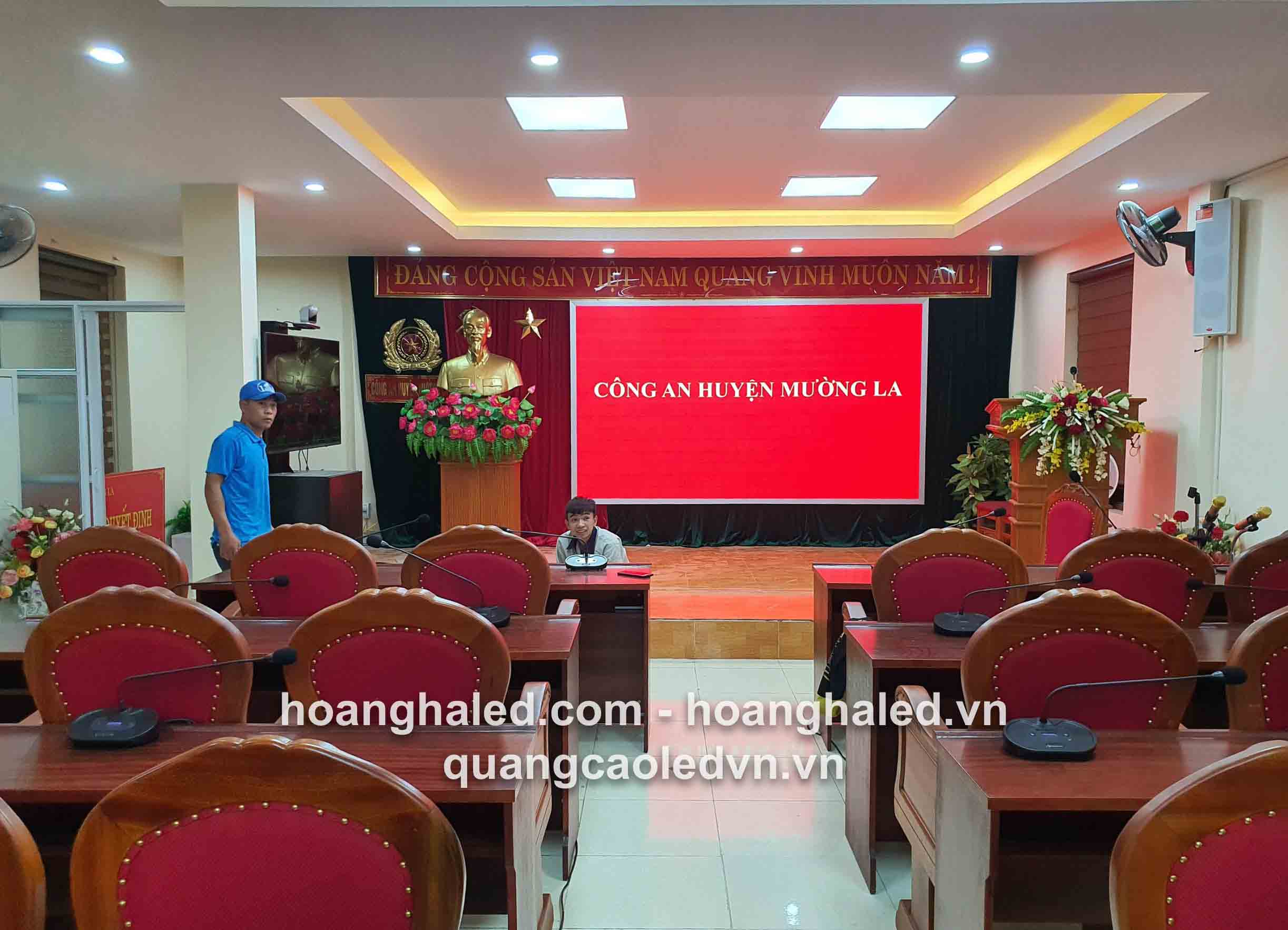Thi công màn hình LED P3 tại công anh huyện Mường La tỉnh Sơn La 1