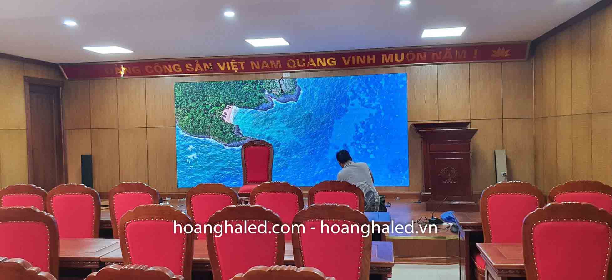 màn hình LED P2.5 trong nhà tại công an quận Long Biên 1