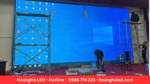 màn hình LED P2.5 với 32m